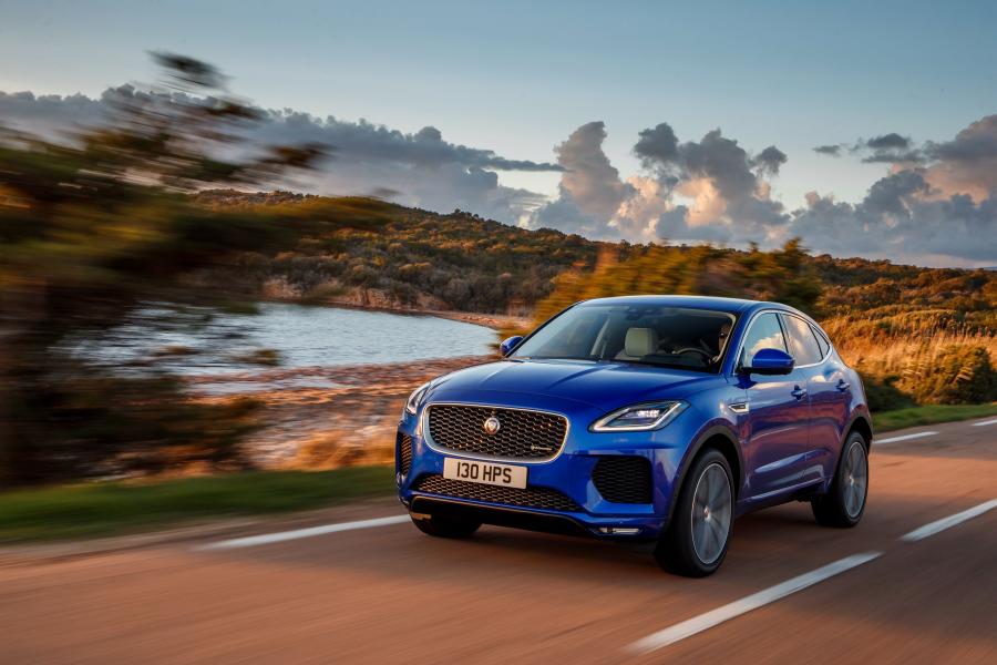  Jaguar E-Pace P300 AWD R-Dynamic 2017 года  (WW) (фото 15 из 40)